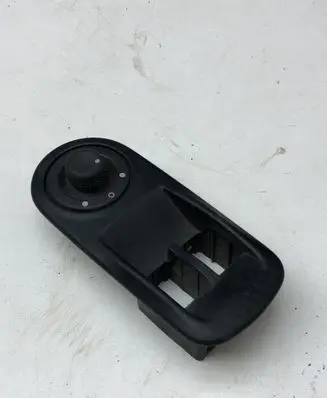 Renault Master II Electric window control switch 8200206602