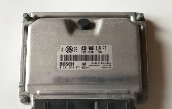 Volkswagen Golf IV Engine control unit/module 038906019AT 0281010974 EDC15P