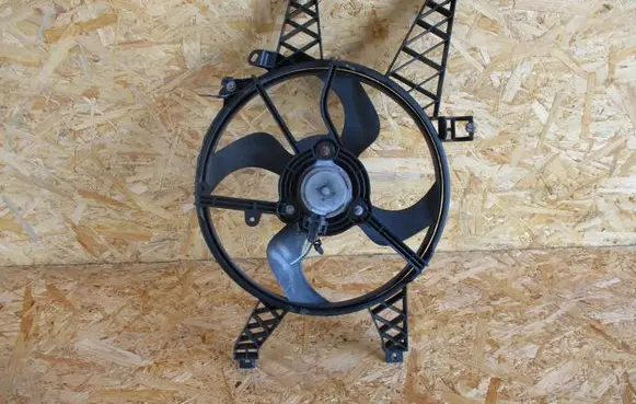 Renault Clio III Electric radiator cooling fan 8200525987