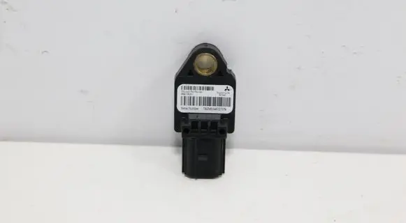 Citroen C-Crosser Airbag deployment crash/impact sensor 8651A001 39754C