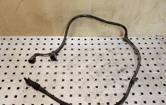 Volkswagen PASSAT B8 Rear ABS sensor wiring 