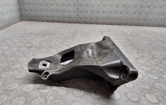 BMW 7 E65 E66 Engine mounting bracket 6769260