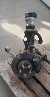 Mercedes-Benz S W220 Front wheel hub spindle knuckle 