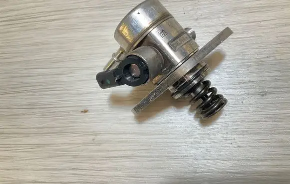 Opel Corsa F Fuel injection high pressure pump 9812133780 1210124 225811