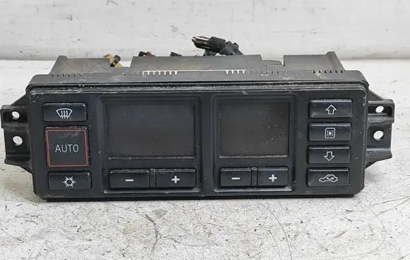 Audi A4 S4 B5 8D Climate control unit 8L0820043B 5HB00760800 D730402