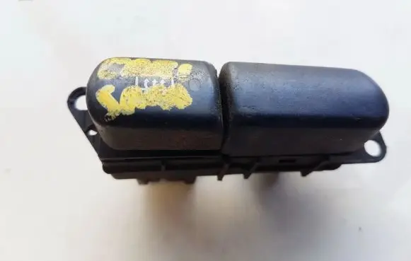 Mitsubishi Carisma Windscreen/window heater switch
