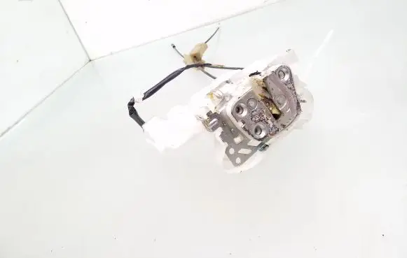 Subaru Legacy Front door lock