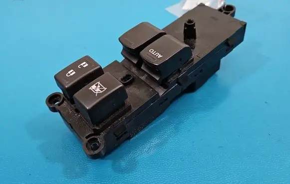 Suzuki Celerio Electric window control switch IMPRK1587290