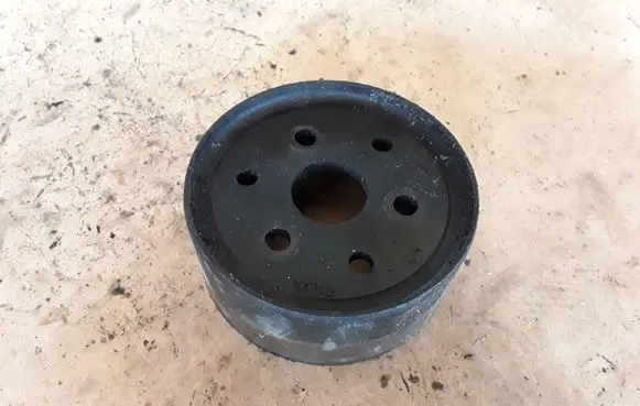 Land Rover Discovery 3 - LR3 Water pump pulley 4R8Q8509AC