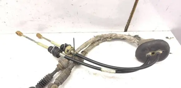 Gear shift cable linkage