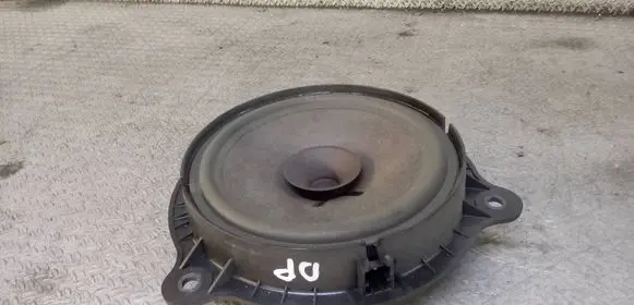 Nissan Note (E12) Front door speaker 