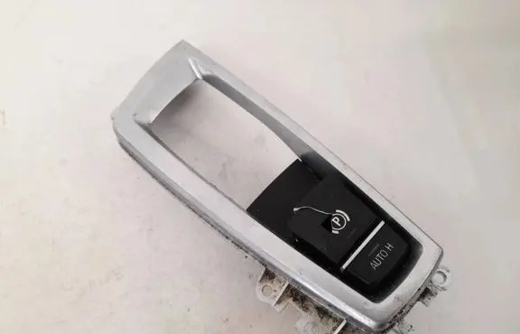 BMW 5 GT F07 Hand parking brake switch 9355233 61319189065