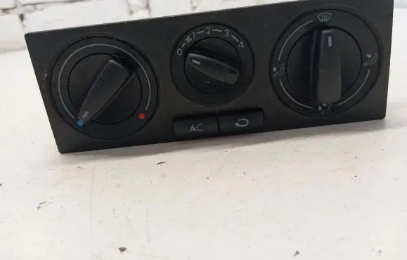 Volkswagen Golf IV Climate control unit 1J0820045F 657837L12 1J08