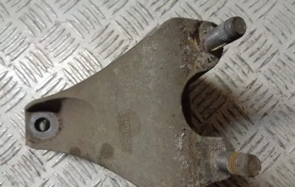 Mazda 2 Gearbox mounting bracket D65138080
