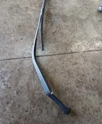 Mitsubishi Outlander Front wiper blade arm 8250A172