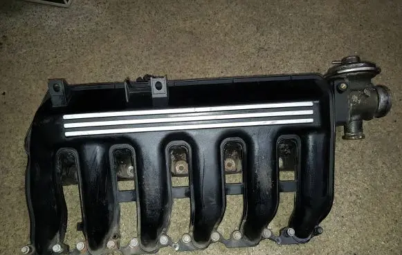 BMW 5 E39 Intake manifold 7789329 7789287 7789247