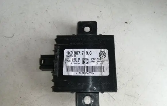Audi A3 S3 8P Alarm control unit/module 1K0907719C