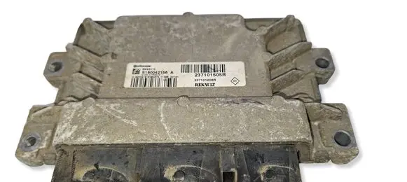 Renault Clio III Engine control unit/module S180042156A 237101206R 237101505R