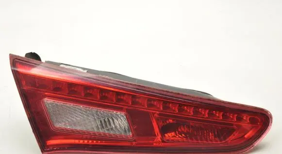 Alfa Romeo Giulietta Tailgate rear/tail lights 50513401