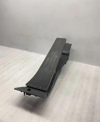 Accelerator throttle pedal