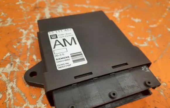 Opel Vectra C Fan control module 360572197