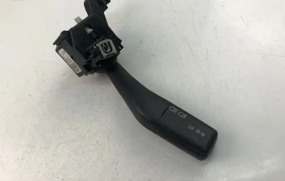Volkswagen Touran I Indicator stalk 1K0953513
