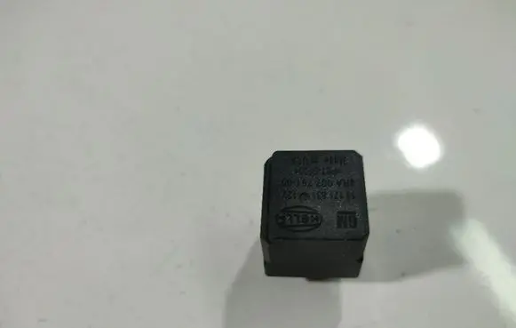 Toyota Avensis Verso Other relay 4RA00779105