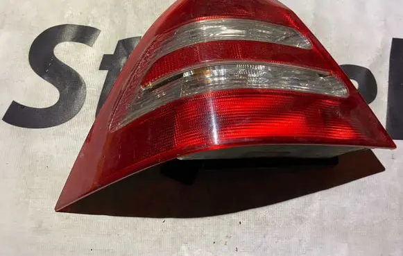 Mercedes-Benz C W203 Rear/tail lights 3311l