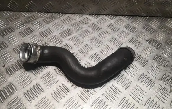 Mercedes-Benz C W204 Engine coolant pipe/hose 2045011682 A2045011682