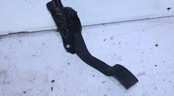 Ford C-MAX II Accelerator throttle pedal AV619F836AB