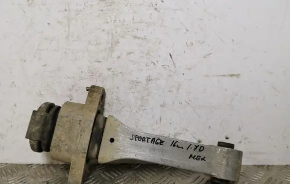 KIA Sportage Engine mount bracket