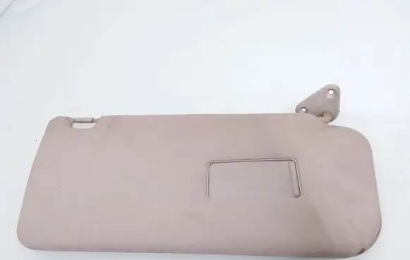 Mitsubishi Pajero Sun visor