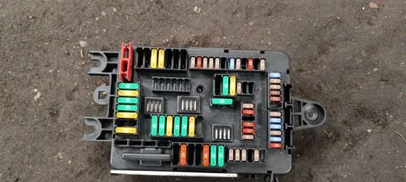 BMW X5 F15 Fuse module 6819652