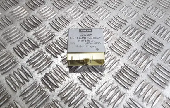 Volvo S70 V70 V70 XC Light relay 9483309 895185000