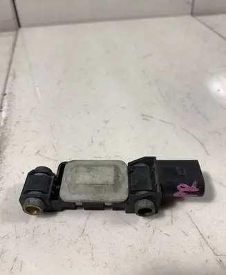 Audi A4 S4 B6 8E 8H Airbag deployment crash/impact sensor 8E0959651