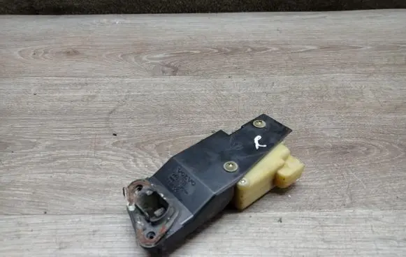 Volvo V70 Fuel tank cap lock 9483311 3606