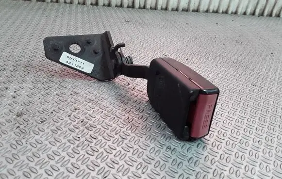 Peugeot 407 Rear seatbelt buckle