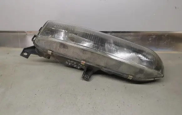 Mitsubishi Galant Headlight/headlamp