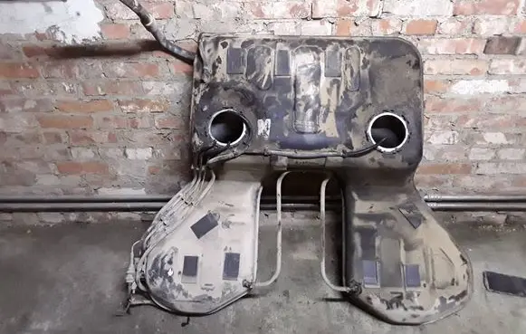 Audi A8 S8 D3 4E Fuel tank 4e0201021m