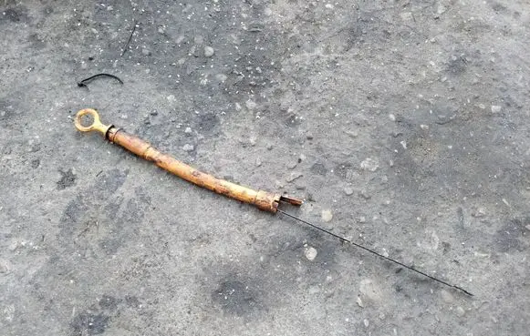 Volkswagen Golf IV Oil level dip stick 