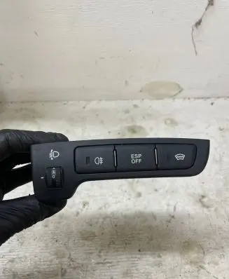 KIA Carens II Glove box opening button 83602962 202002962