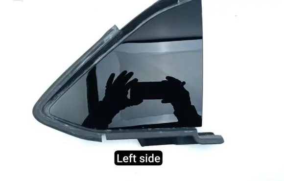 Chevrolet Corvette C8 Rear side window 84755878