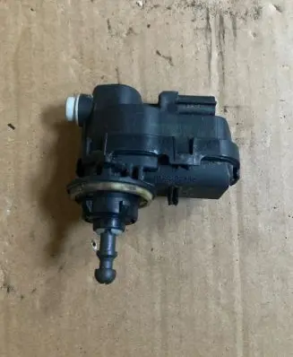 SsangYong Korando Headlight level adjustment motor 89050199