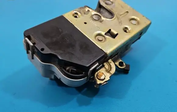 Citroen Berlingo Front door lock IMPRK1581980