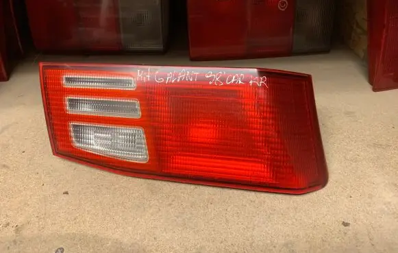 Mitsubishi Galant Tailgate rear/tail lights 22687201