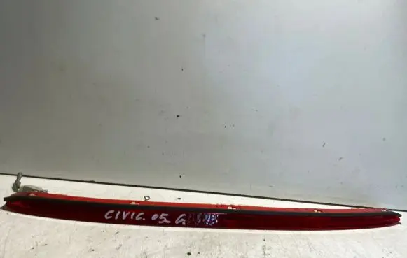 Honda Civic Third/center stoplight E205055