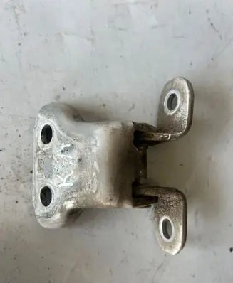 Toyota Prius (NHW20) Front door lower hinge 