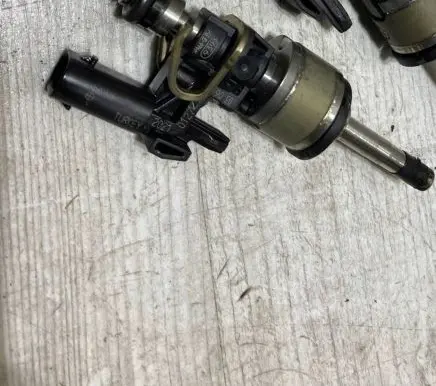 Audi A3 8Y Fuel injector 05c906036