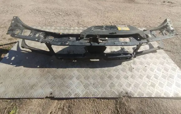 Volkswagen PASSAT B3 Top upper radiator support slam panel