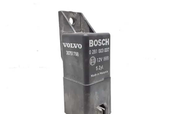 Volvo XC60 Glow plug pre-heat relay 30751798 0281003037